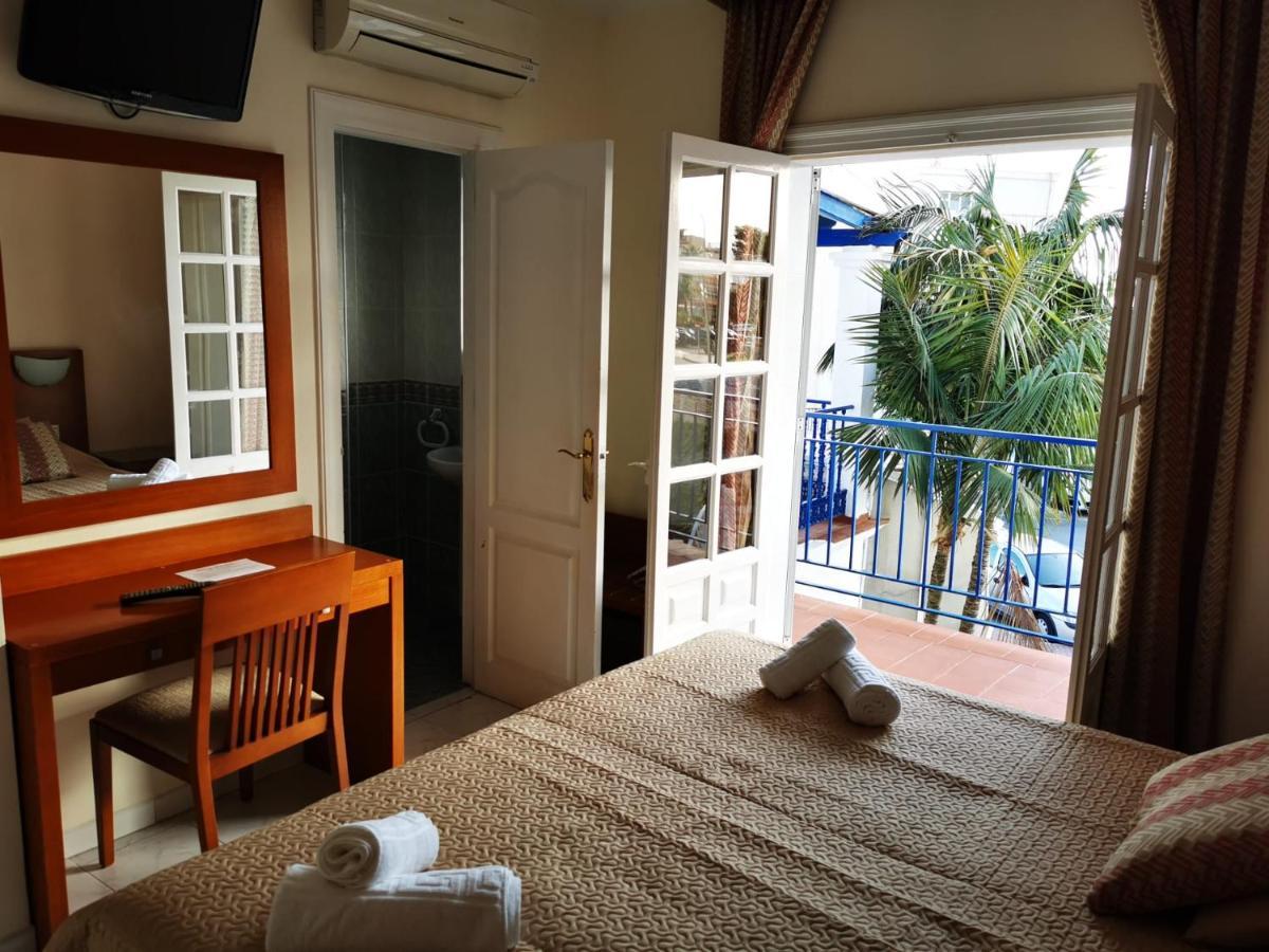 Hostal Marazul Nerja Kültér fotó