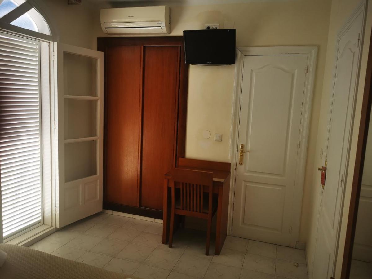 Hostal Marazul Nerja Kültér fotó