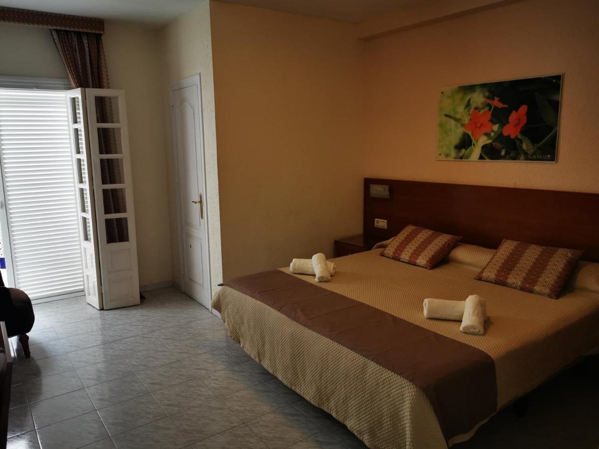 Hostal Marazul Nerja Kültér fotó