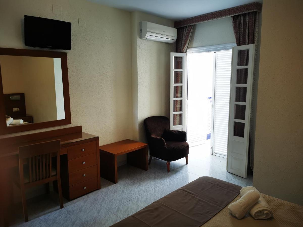 Hostal Marazul Nerja Kültér fotó